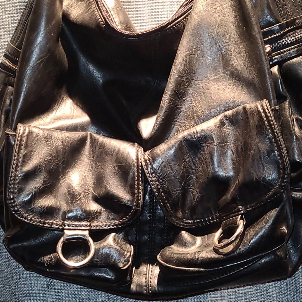 Black shoulder bag